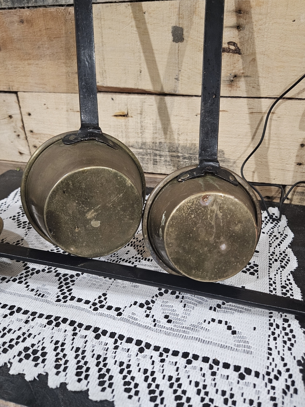 Vintage Nesting Brass Ladles with Long Black Handles - Picture 4 of 4